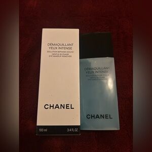 CHANEL Démaquillant Yeux Intense Blue and Black